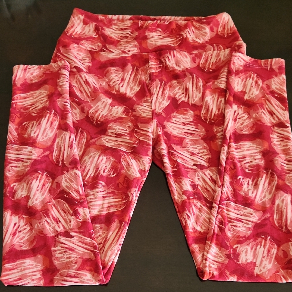 LuLaRoe Red and Pink Hearts Valentine Leggings